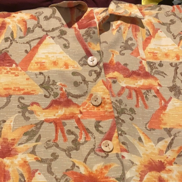 LADIES BUTTON DOWN BLOUSE - Picture 1 of 4